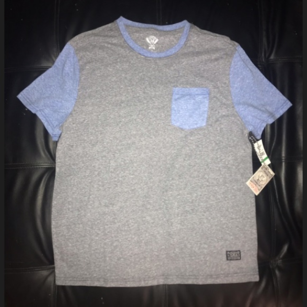 Men’s pocket tee